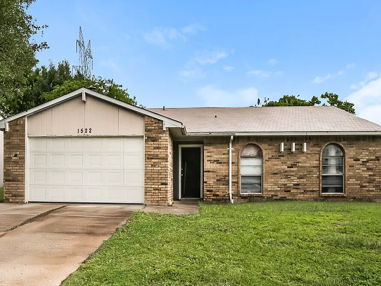 1522 Independence Trl — Photo 1