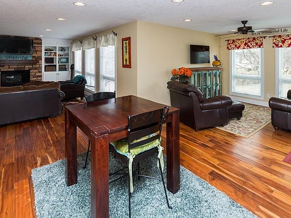4th image of 9816 Newport Vista Dr