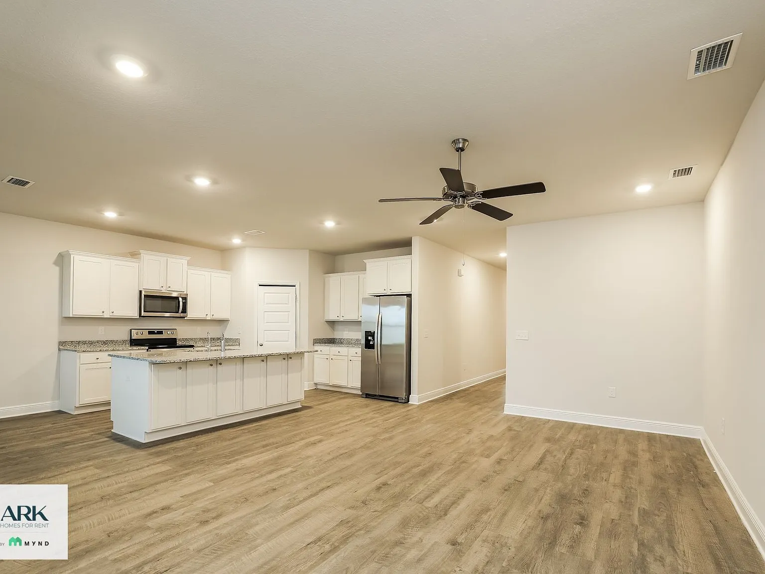 4 bed, 2.0 bath, 2018 sqft, $2,199 — Photo 4
