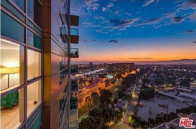 4th image of 13700 Marina Pointe Dr Unit 1406