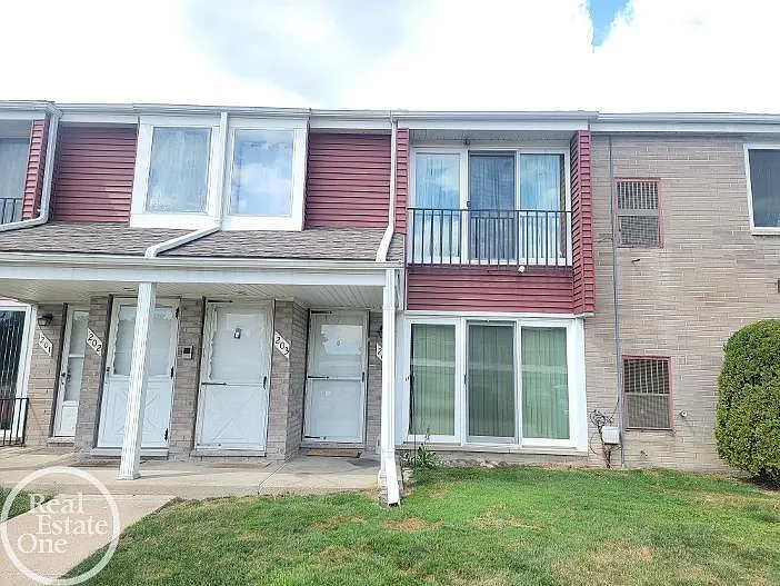 203 Sunset Ln