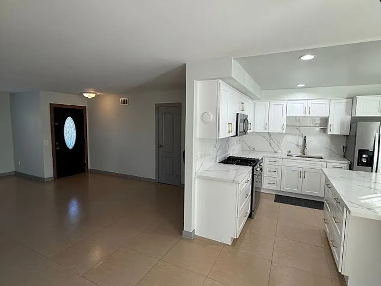 11725 Monogram Ave — Photo 9