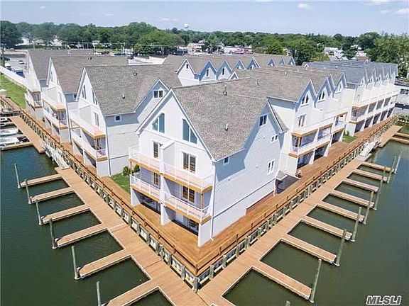 2nd image of YACHTSMANS Cove #1