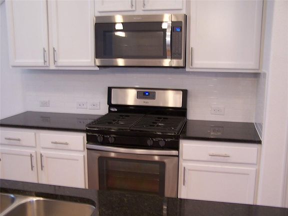 3rd image of 2214 Capulet St