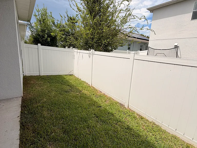 2065 Paragon Cir W — Photo 18