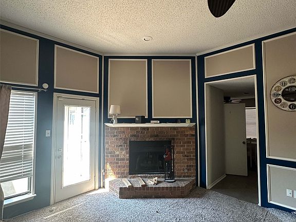 3rd image of 2032 Lansdown Dr