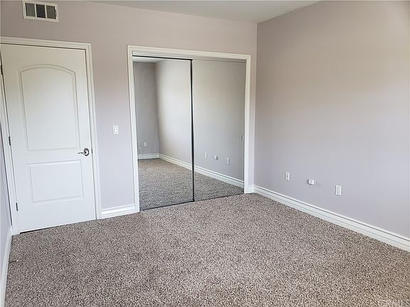 4th image of 837 N Hudson Ave Unit 205