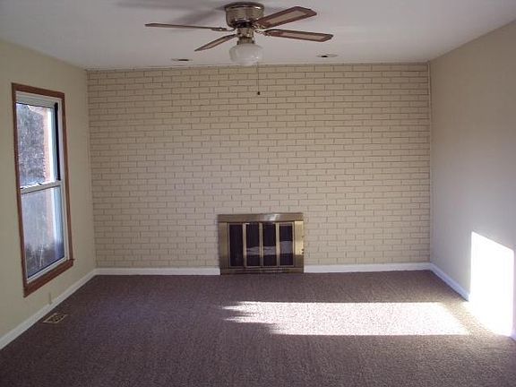 3rd image of 70 Mary Ln