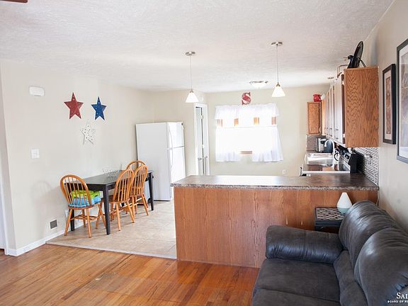 4th image of 124 E Kirwin Ave