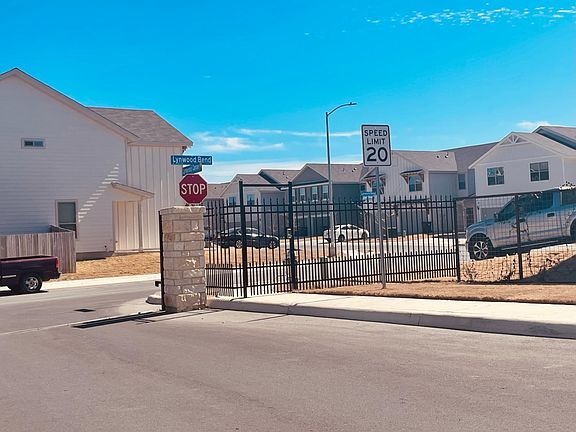 3rd image of 10319 Lynwood Br #102