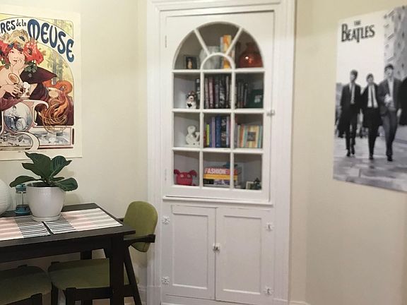 5th image of 1005 Grove Ave #308