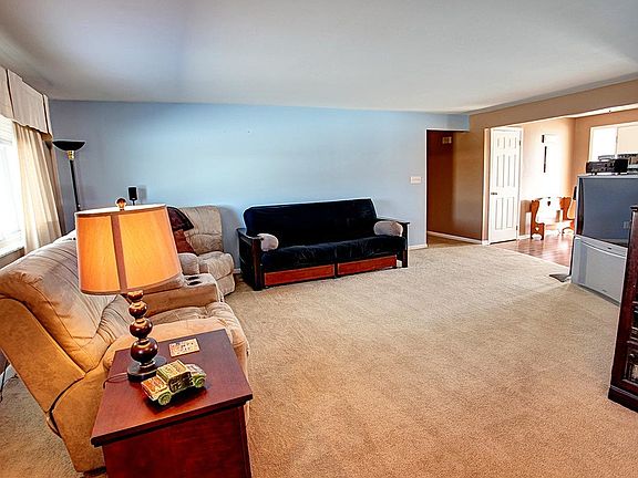 4th image of 8100 Beechcreek Dr