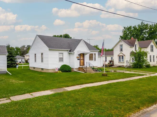 529 E 2nd St, Sumner, IA 50674