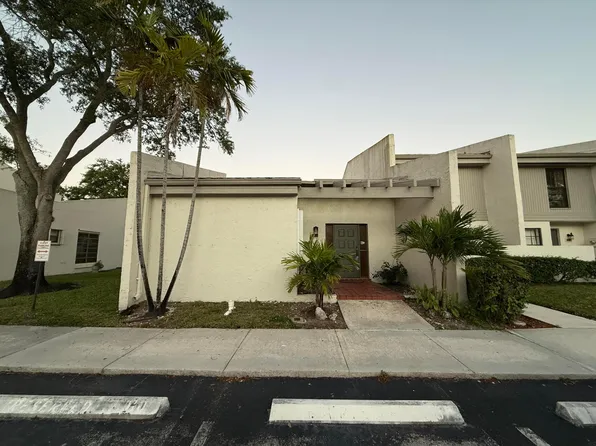 1097 NW 98th Terrace #110, Pembroke Pines, FL 33024