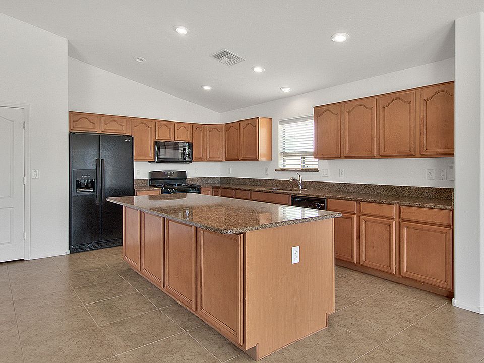 2nd image of 2010 E Palomino Dr