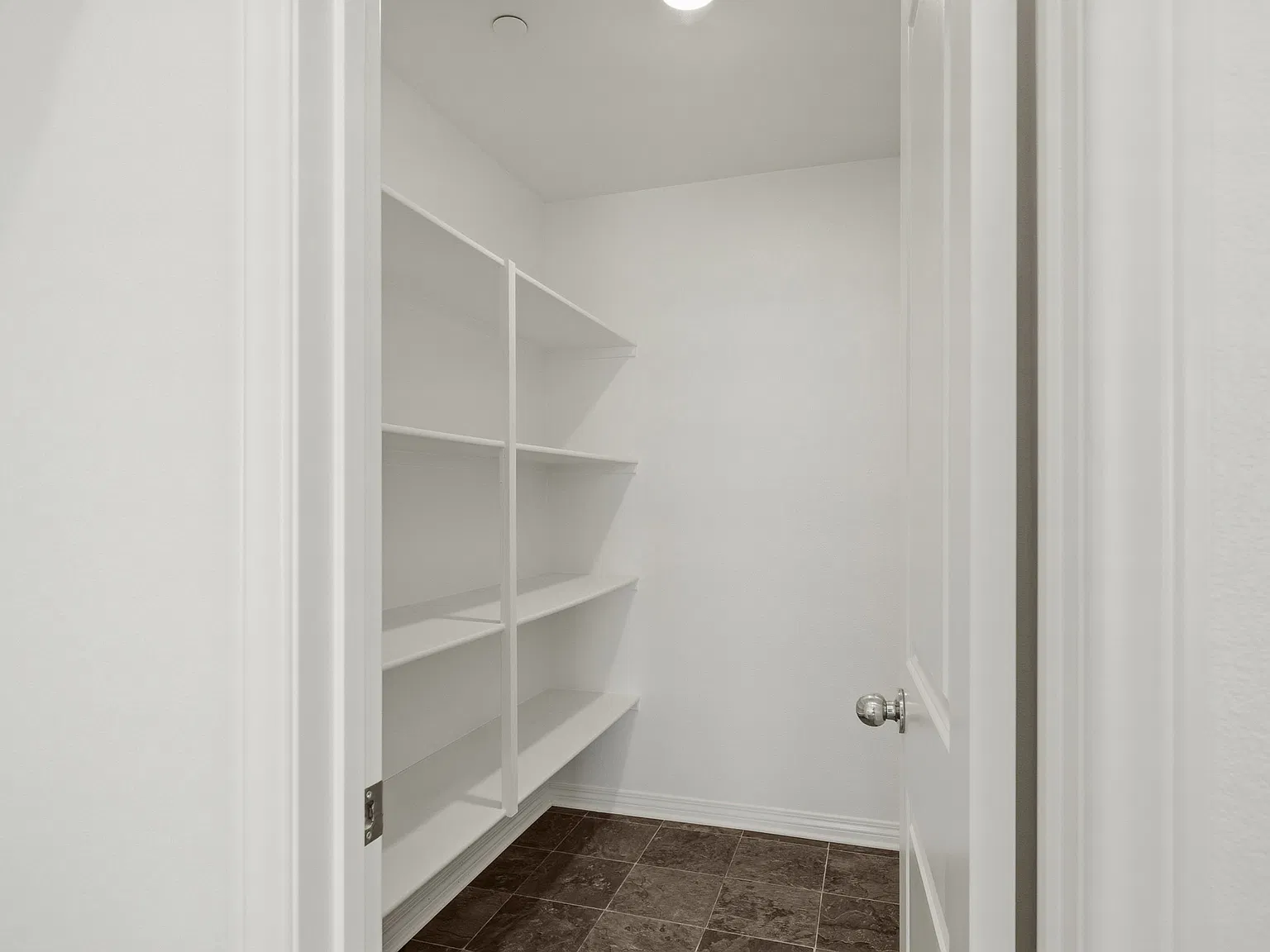 3 bed, 2.5 bath, 3092 sqft, $3,100 — Photo 3