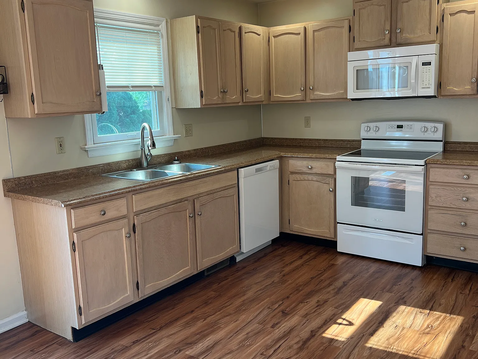 2 bed, 1.5 bath, 1120 sqft, $1,795 — Photo 1