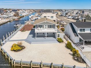 4 Neptune Rd, Toms River, NJ 08753