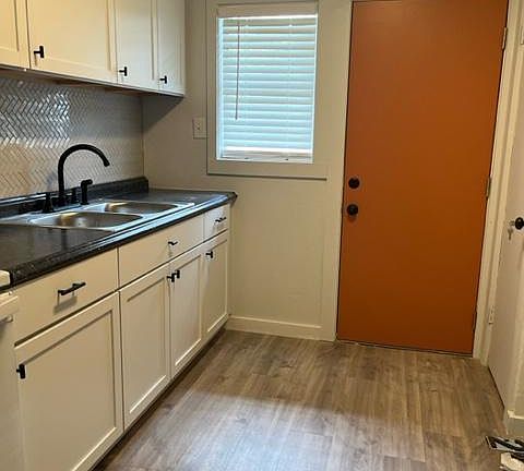 4th image of 321 Fannin St