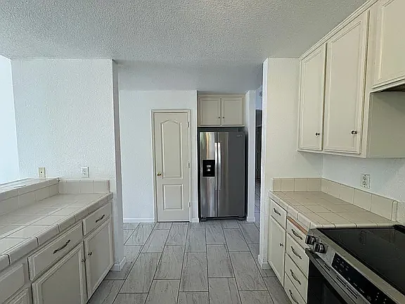 430 Vargus Ct — Photo 6
