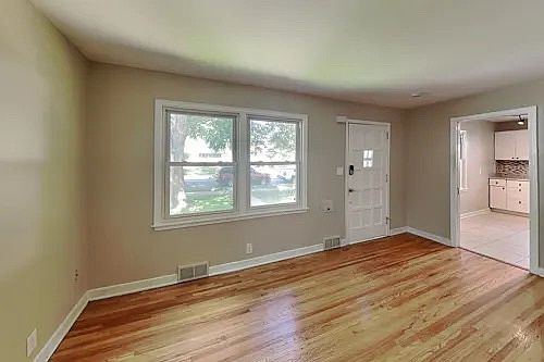 3rd image of 5617 27th Ave S