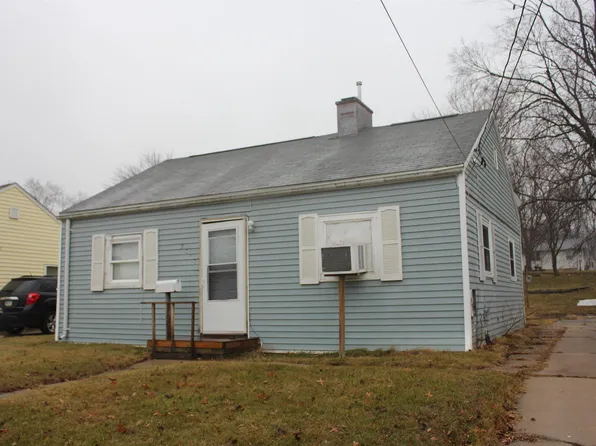 2517 Randolph St, Waterloo, IA 50702