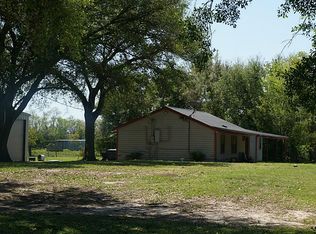 504 E Ln #2, Anahuac, TX 77514