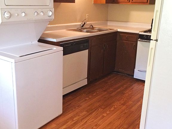 3rd image of 1900 N Garland Ave APT 25