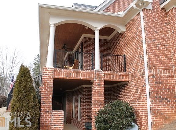 5th image of 556 Old Lake Ln