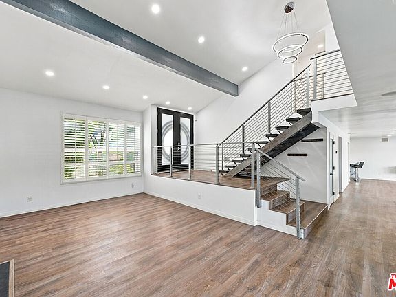 5th image of 4355 Chaumont Rd