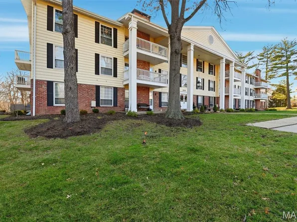 1511 Hampton Hall Dr APT 14, Chesterfield, MO 63017