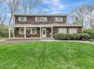 27 Richie Court N, Saint James, NY 11780