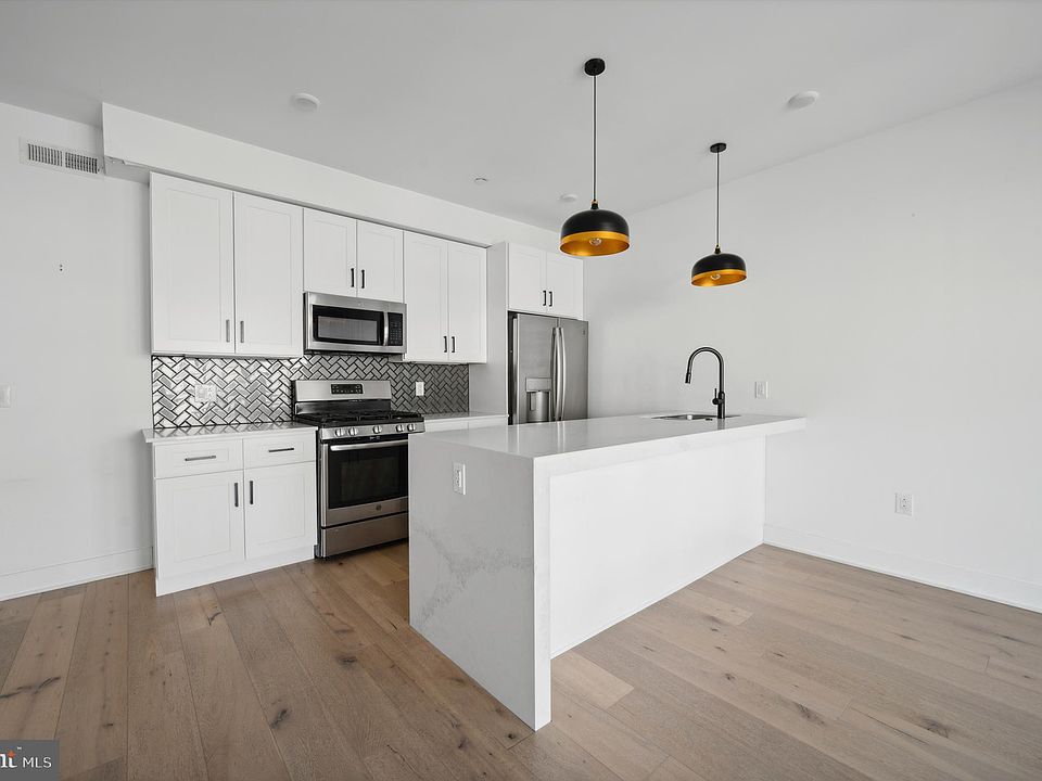 1st image of 1232 N Front St Unit 2E