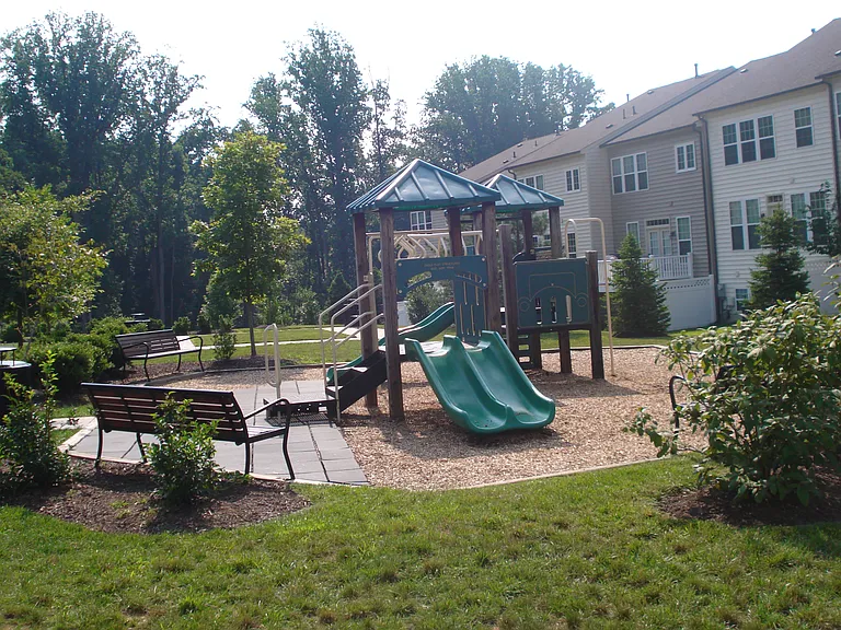 1737 Chiswick Ct — Photo 25