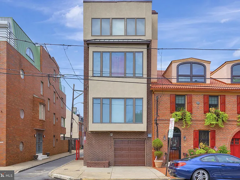 730 S Front St — Photo 1
