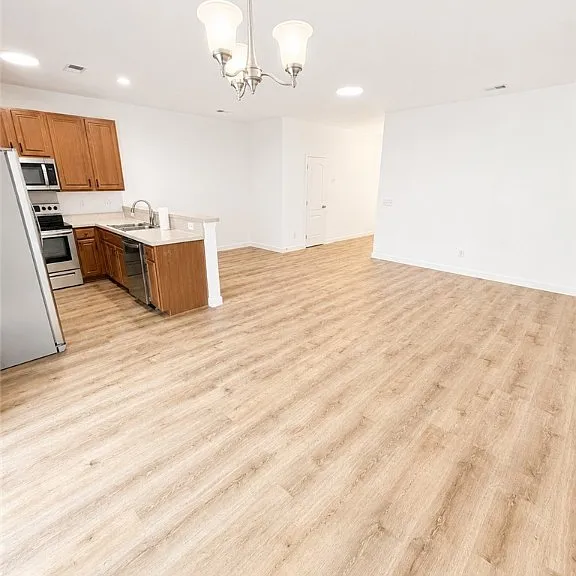105 Orkney Rd — Photo 8