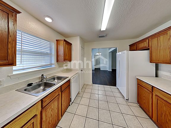 3rd image of 5103 Chase Park Ct