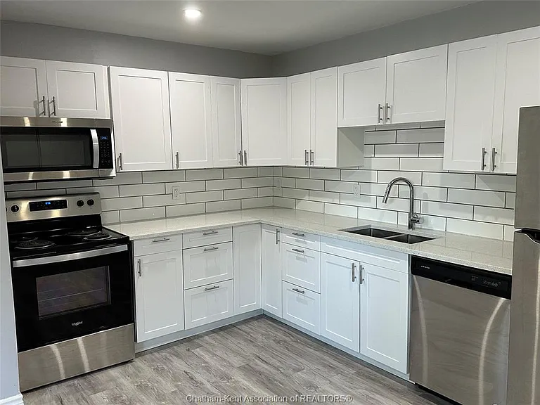 222 Saint Clair St #108 — Photo 2