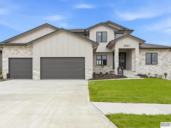 3661 219th St, Elkhorn, NE 68022