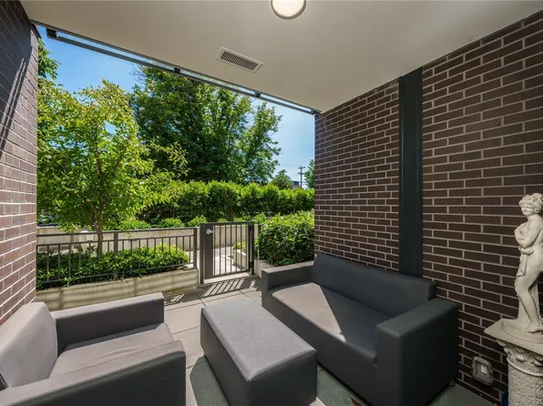 550 Michigan St #101, Victoria, BC V8V 0G3