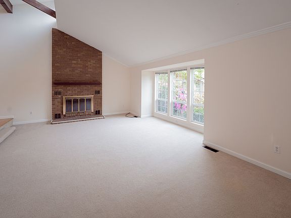 3rd image of 4222 186th Pl SE