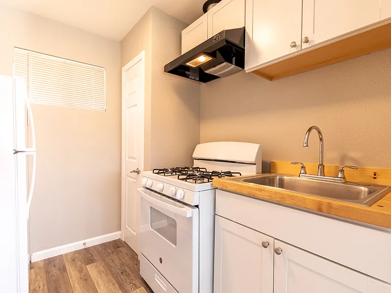 251 S Tehama St #14 — Photo 27