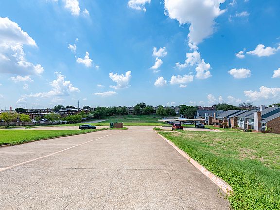 5th image of 3947 Pleasant Run Rd #303