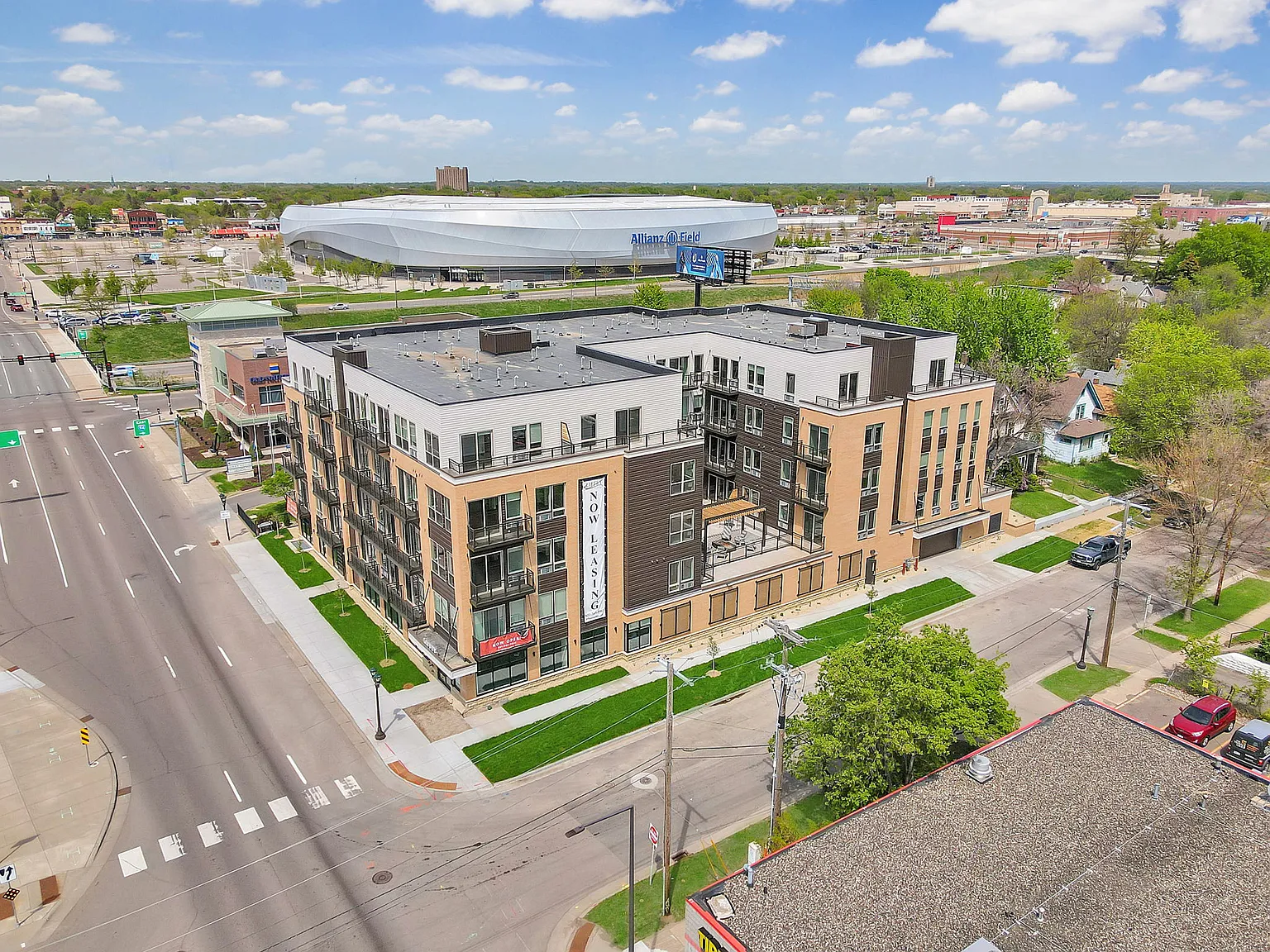 Liffey on Snelling — Photo 2