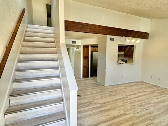 3rd image of 1324 Bluffview Dr APT C