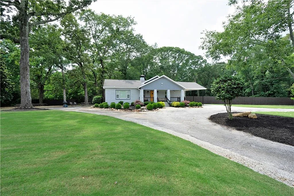 3 bed, 3.0 bath, 1840 sqft, $3,300 — Photo 1