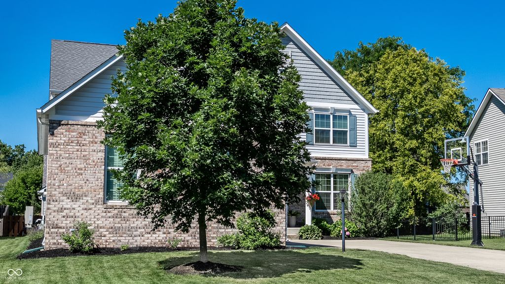 12290 Twyckenham Dr, Fishers, IN - View 3