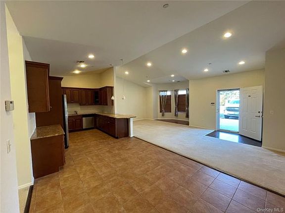 4th image of 75 Jacqueline Way