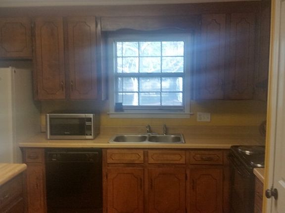 4th image of 3303 Grandeur Dr