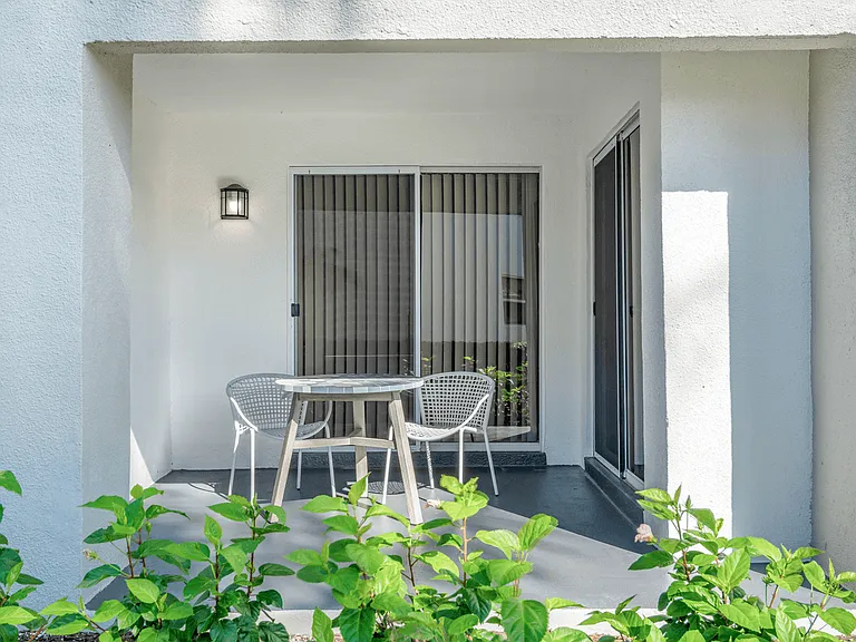 Sheridan Ocean Club Apartments — Photo 74